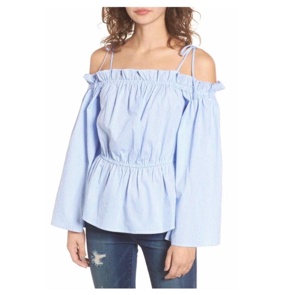 Off the shoulder top by 4SI3NNA